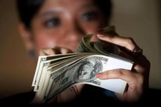 Melemah terhadap Dollar AS, Rupiah Tak Sendirian