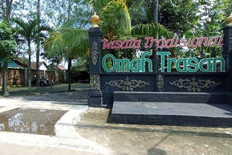 Omah Trasan salah satu wisata di Kabupaten Klaten yang bernuansa Jawa.