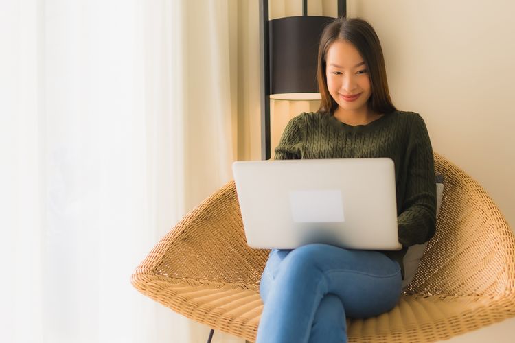 Ada beragam cara agar tidak kesepian, salah satunya lewat beberapa emosi positif. Simak penjelasan psikolog selengkapnya.