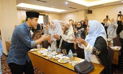 Bertemu Bu Nyai Khos dan Nawaning Se-Indonesia, Gibran Dengarkan Masalah Keumatan, Santri hingga Ponpes