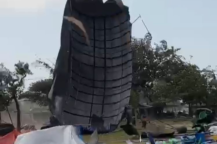 Tenda Pengungsian Korban Puting Beliung di Medan Johor Rusak Dihantam Angin Kencang