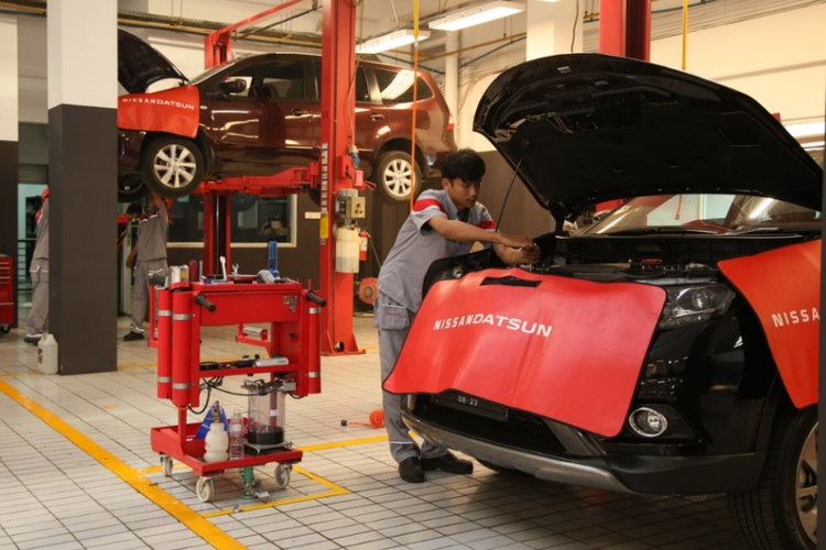 Nissan tawarkan diskon servis dan suku cadang bagi korban banjir di Bengkel Nissan