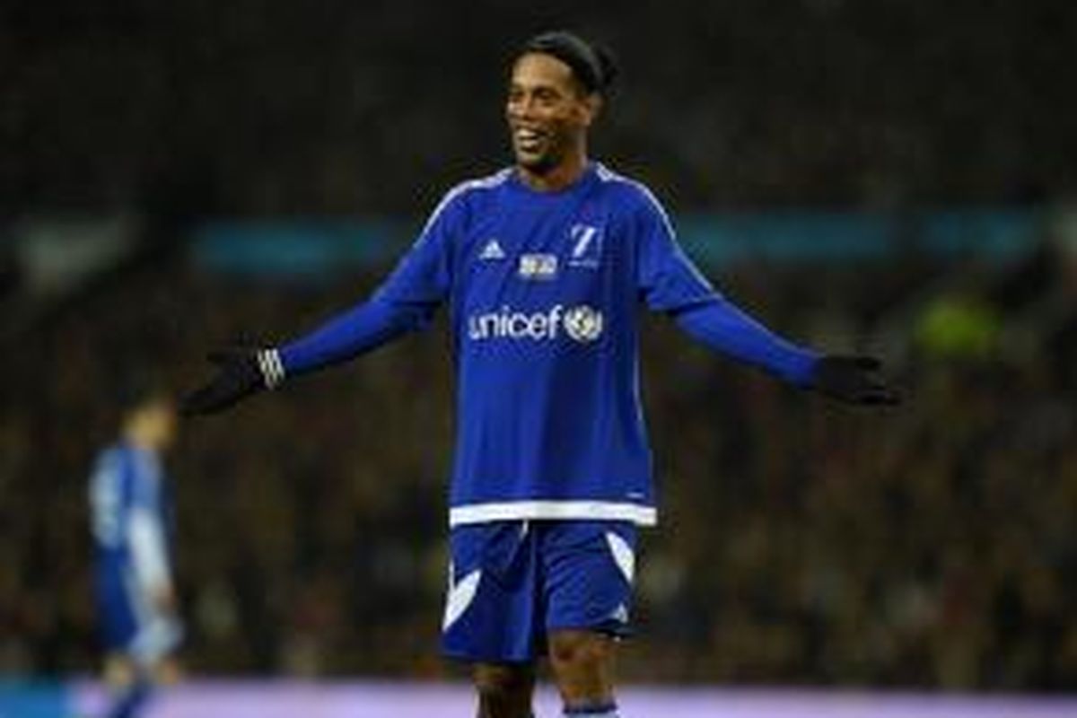 Gelandang asal Brasil Ronaldinho turut bermain pada laga amal Unicef. Ia memperkuat Tim Sisa Dunia yang asuhan pelatih Carlo Ancelotti.