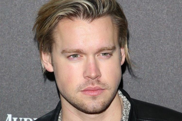 Chord Overstreet adalah seorang aktor sekaligus penyanyi asal Amerika Serikat.