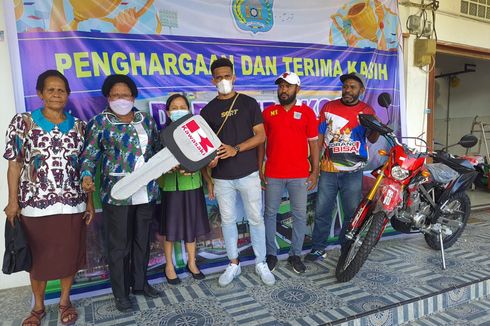 Pulang ke Papua, Bintang Timnas Indonesia Ricky Kambuaya Dapat Motor