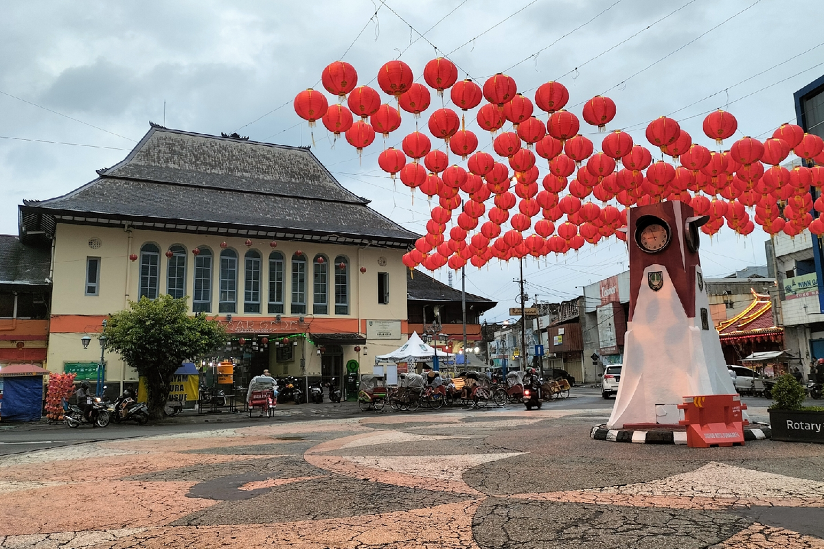 UMK Solo 2023 atau UMR Solo Raya tertinggi yakni Karanganyar, sementara gaji UMK Solo Kota alias UMR Surakarta menempati urutan kedua.