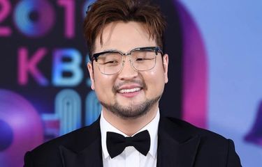 Salah satu member boy group g.o.d, Kim Tae Woo, meminta maaf karena menggunakan ambulans secara ilegal untuk pergi ke tempat pertunjukan pada 2018.
