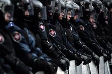 Dini Hari, Polisi Ukraina Sapu Pengunjuk Rasa dari Alun-alun