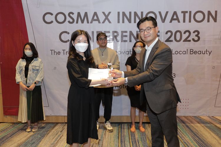 Beberapa tren kecantikan global maupun lokal tahun 2023 dipaparkan melalui konferensi kecantikan terbesar Cosmax Innovation Conference 2023.