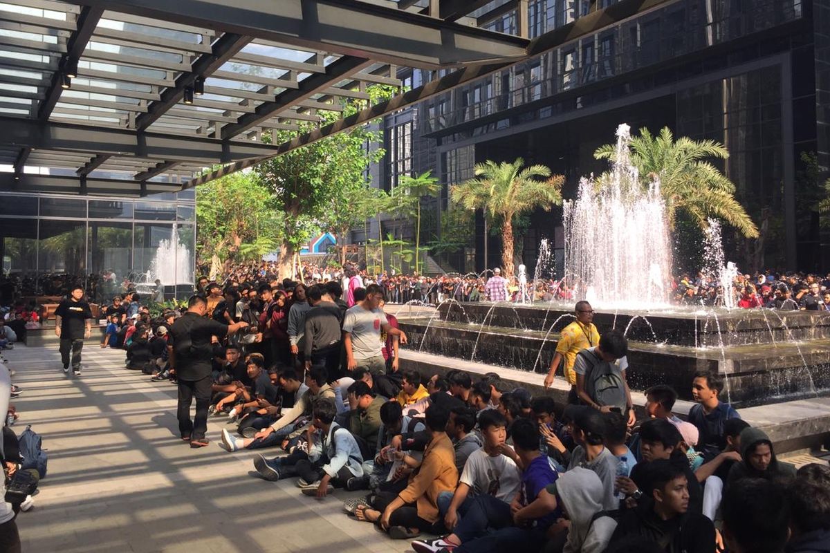 Antrean di acara Urban Sneaker Society (USS) 2019 di District 8 SCBD Jakarta 