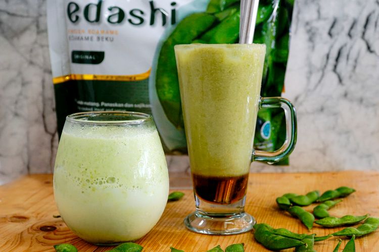 Kreasi minuman berbahan dasar edamame, milkshake edamame dan jus edamame, Jumat (17/9/2021)