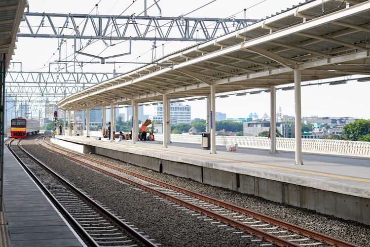 Foto : Ada Pembenahan di Stasiun Manggarai, 15 Jadwal KRL Terakhir