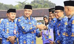 Komitmen Kurangi Volume Sampah di Tangerang, Bupati Zaki Canangkan Program Kurasakan