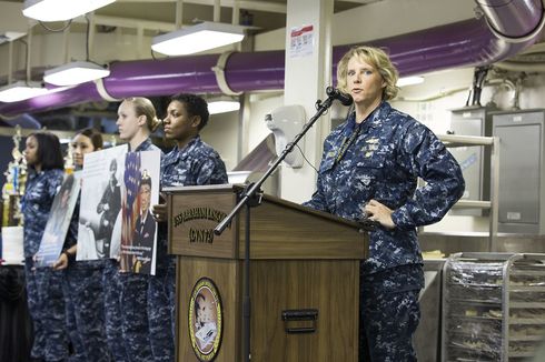 Untuk Pertama Kalinya, Kapal Induk AS Dipimpin oleh Wanita