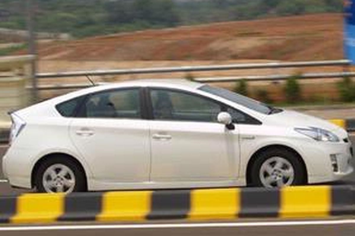 kemampuan akselerasi Prius dites.