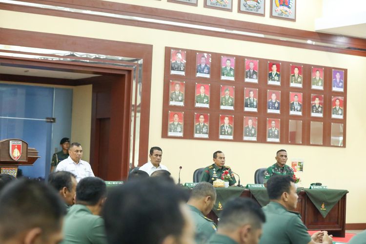 Menteri Pertanian (Mentan) Andi Amran Sulaiman saat mengikuti Rapat Koordinasi Optimalisasi Lahan Melalui Pompanisasi