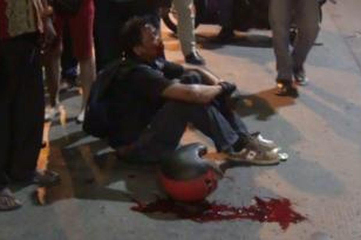Korban lakalantas di Jl. Yos Sudarso, Kelapa Gading, Jakarta Utara, Selasa (1/9/2015) malam.
