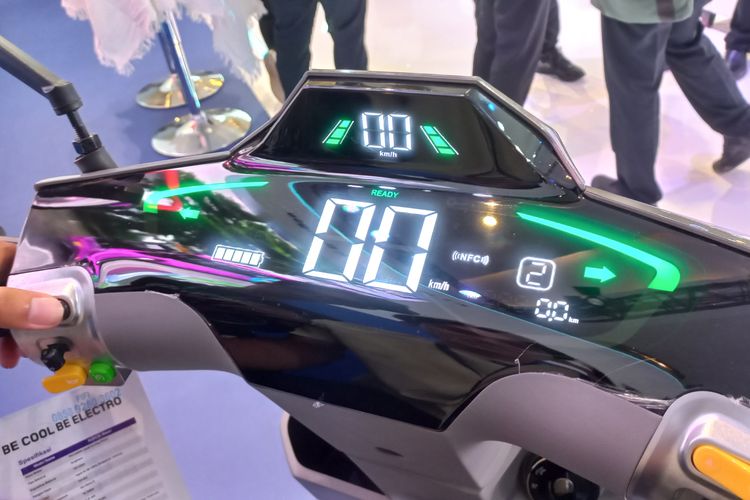Electro E-Rover yang meluncur di PEVS 2025