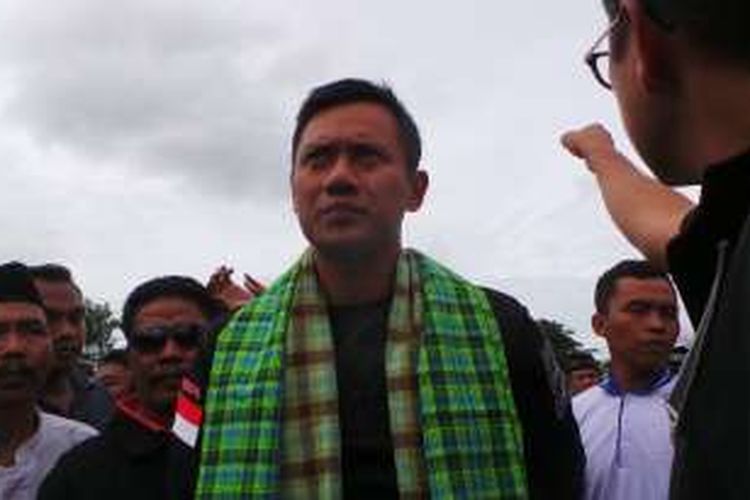 Calon gubernur DKI Jakarta Agus Harimurti Yudhoyono, saat berkampanye di kawasan Cengkareng Timur, Jakarta Barat, Senin (5/12/2016).