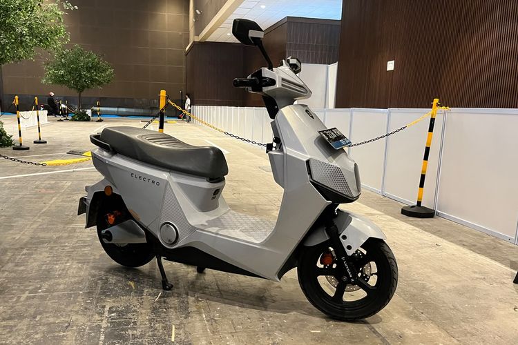 Menjajal Motor Listrik Electro e-Rover di PEVS 2026