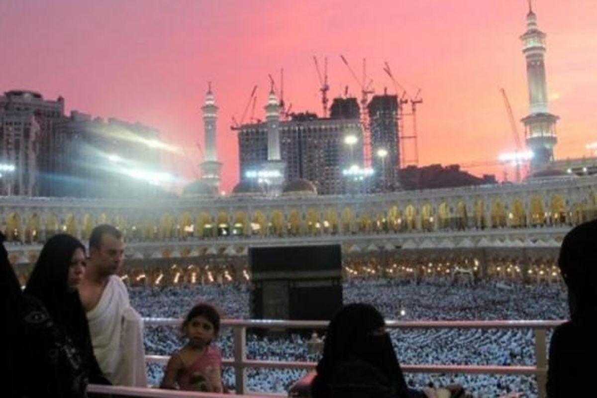 Langit pun menampakkan wajah tercantiknya pada malam Lailatul Qadar, malam 1.000 bulan, 27 Ramadhan 2011. 