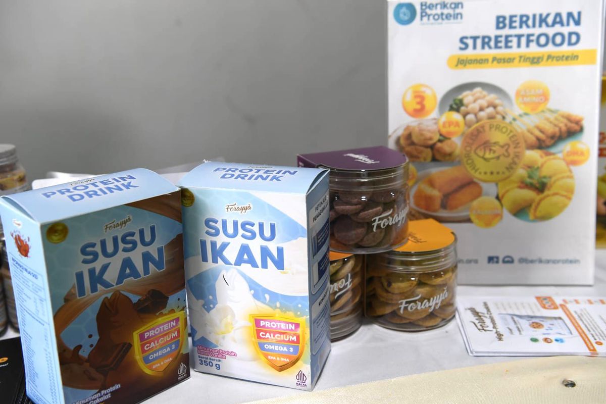 Menteri Koperasi dan UKM (MenKopUKM) Teten Masduki melaunching produksi susu ikan pertama di Indonesia yang merupakan hasil kemitraan antara Koperasi Nelayan Mina Bahari (Indramayu) dengan PT Berikan Teknologi Indonesia sebagai bagian dari perkuatan program hilirisasi produk berbasis komoditas unggulan daerah.