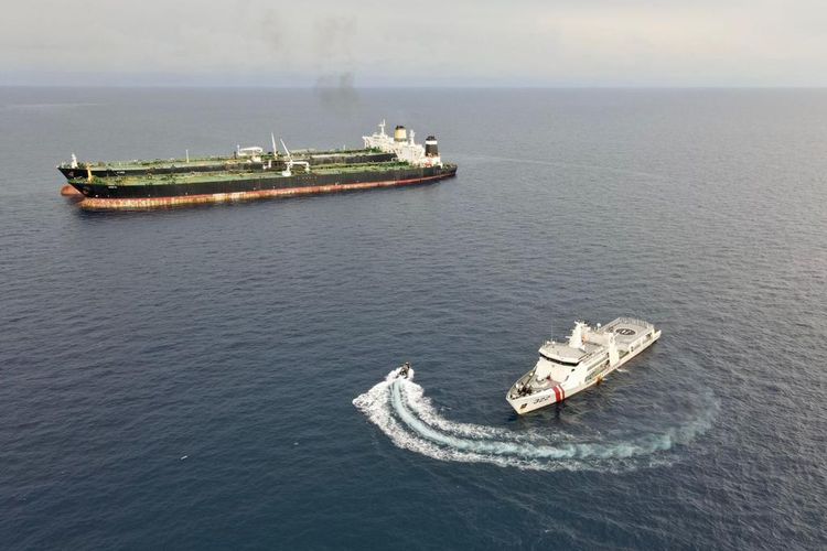 Badan Keamanan Laut (Bakamla) menangkap satu kapal super tanker berbendera Iran, MT Arman 114, pada Jumat (7/7/2023).
