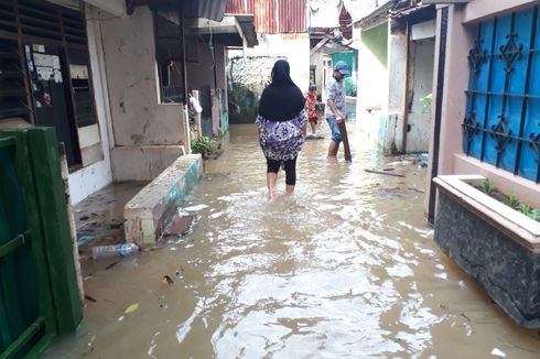 Banjir di Cawang Akibat Luapan Kali Ciliwung Berangsur Surut