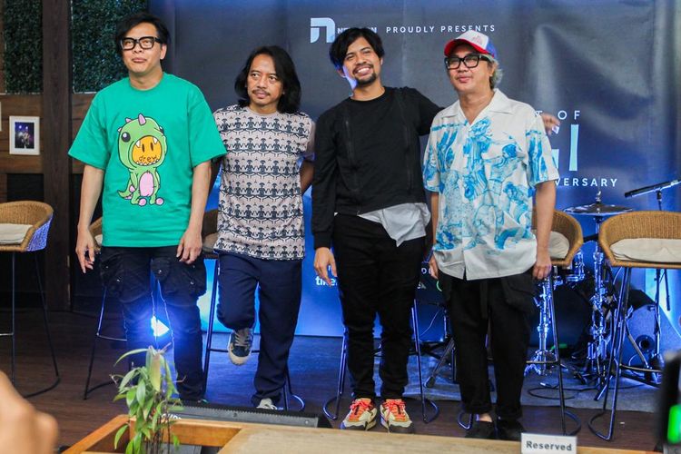 Grup musik GIGI saat ditemui di kawasan Kemang, Jakarta Selatan pada Rabu (1/2/2023).