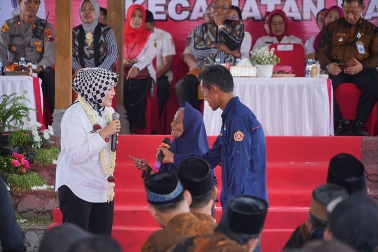 Bupati Klaten Sri Mulyani saat Sambang Warga di Desa Kebonalas, Kecamatan Manisrenggo. 