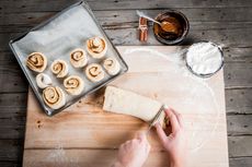 7 Kesalahan Saat Membuat Cinnamon Roll Ini Bikin Hasilnya Bantat