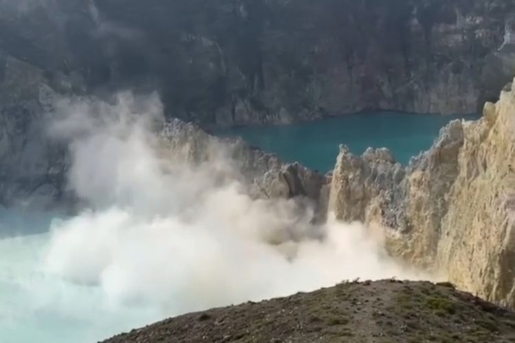 Tebing Kawah Danau Kelimutu Longsor, Sudah Dua Kali Terjadi Sepanjang 2026