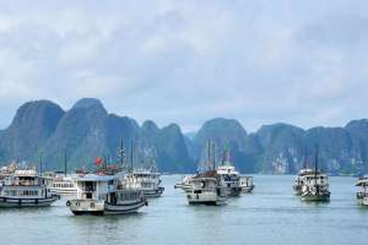 Halong Bay di Teluk Tonkin, Provinsi Quang Ninh, Vietnam.