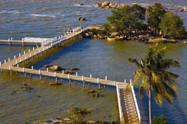 Pulau Simping dikenal sebagai pulau terkecil di dunia.