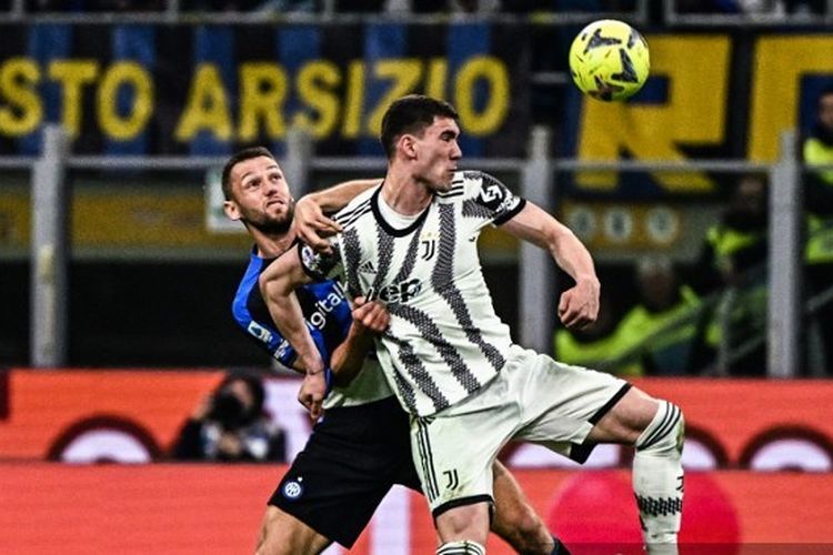 Grande partita Inter Milan vs Juventus pada pekan ke-27 Liga Italia 2022-2023 di Stadion Giuseppe Meazza, Milan, Senin (20/3/2023) dini hari WIB. Duel Inter vs Juventus berakhir 0-1.