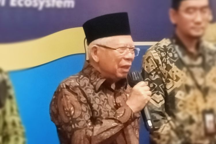 Wakil Presiden Republik Indonesia (Wapres RI) KH. Ma'ruf Amin usai menghadiri kegiatan Brawijaya Halal Summit, serta Peluncuran UB Halal Center dan UB Halal Metric di Universitas Brawijaya pada Jumat (19/1/2024). 