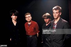 Lirik dan Chord Lagu Stars are Stars - Echo & the Bunnymen 