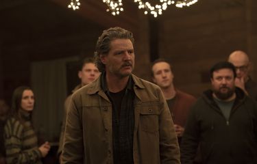Aktor Pedro Pascal berperan sebagai Joel Miller dalam salah satu adegan di The Last Of Us Season 2 Episode Pertama.