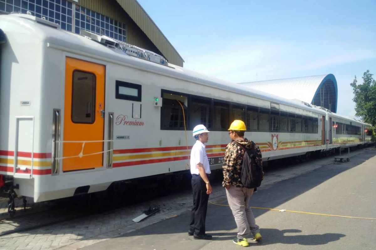 KERETA PREMIUM --Inilah kereta premium milik PT Kereta Api Indonesia buatan PT INKA yang akan digunakan untuk mengangkut penumpang mudik lebaran tahun 2017. 
