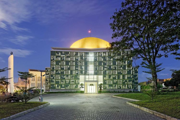 Masjid Raya Asmaul Husna rancangan Ridwan Kamil.