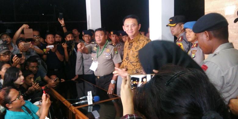 Ahok Sindir Novel Soal Kerja Di Pizza Hut Tetapi Ditulis Fitsa Hats