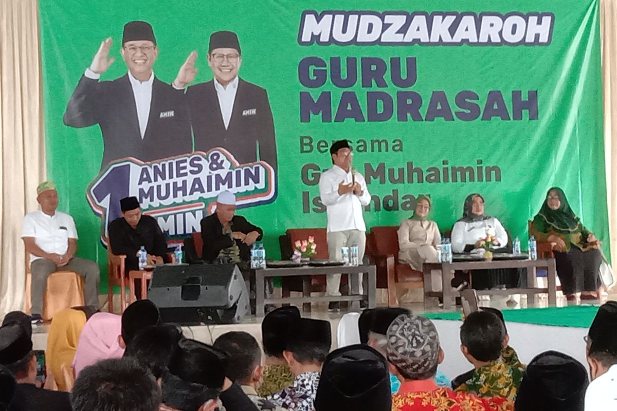 Muhaimin Iskandar saat bertemu para guru madrasah di Banyuwangi 