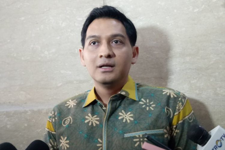 Mantan Wakil Bupati (Wabup) Indramayu, Jawa Barat, Lucky Hakim di Lobi Bareskrim Polri, Jakarta, Jumat (14/7/2023).