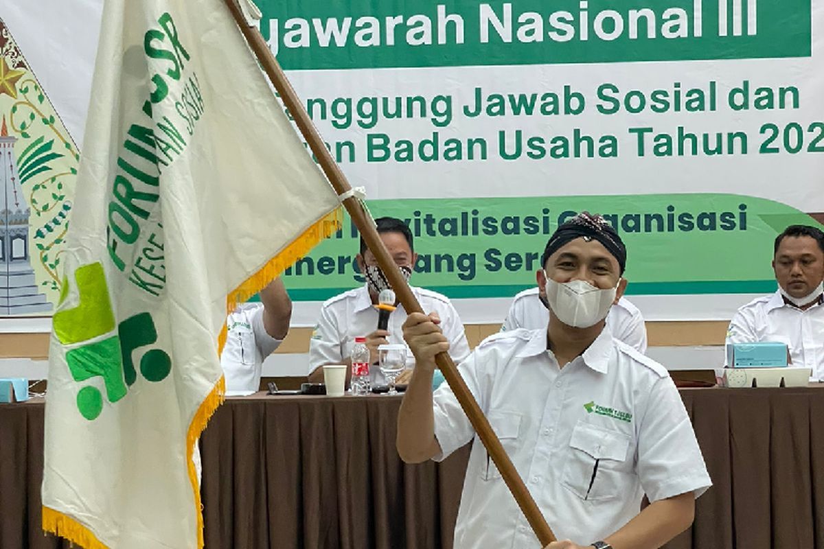 Ketua Forum CSR DKI Jakarta, Mahir Bayasut terpilih sebagai Ketua Forum Tanggung Jawab Sosial dan Lingkungan Badan Usaha (TJSLBU) periode 2021-2026 saat Munas Forum TJSLBU yang diselenggarakan pada 3-6 November 2021 di Yogyakarta.