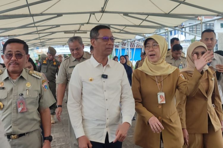 Penjabat Gubernur DKI Jakarta Heru Budi Hartono melakukan kunjungan kerja ke Pulau Pramuka, Kelurahan Pulau Panggang, Kepulauan Seribu, Selasa (25/7/2023).