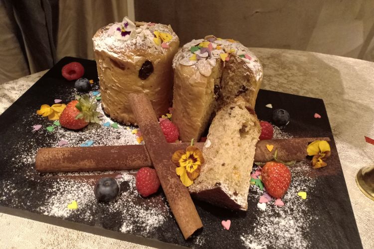 Kue Panetone yang jadi salah satu sajian di paket makan spesial Natal dan Tahun Baru di Sheraton Grand Hotel Jakarta Gandaria City