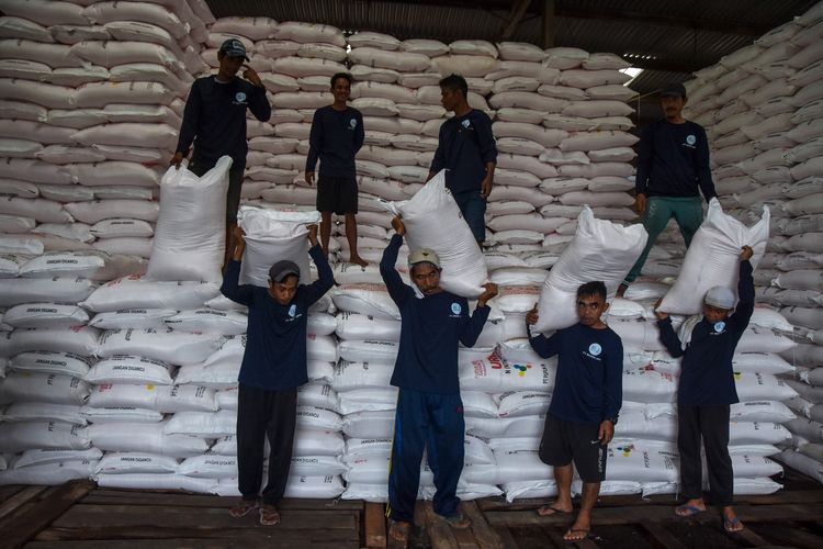 Sebut Harga Pupuk Subsidi Turun 20 Persen, Mentan: Kebahagiaan 160 Juta Petani Indonesia
