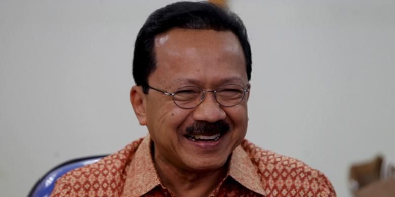 Fauzi Bowo, saat masih menjabat Gubernur DKI Jakarta, mengunjungi kantor redaksi Kompas.com di Palmerah, Jakarta, Jumat (6/1/2012).  