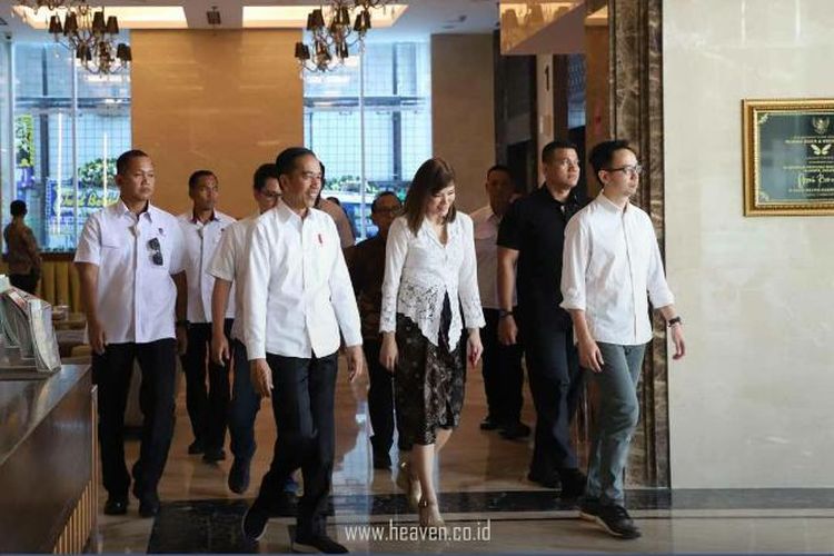 Presiden Joko Widodo (Jokowi) melayat ayah Olga Lydia 