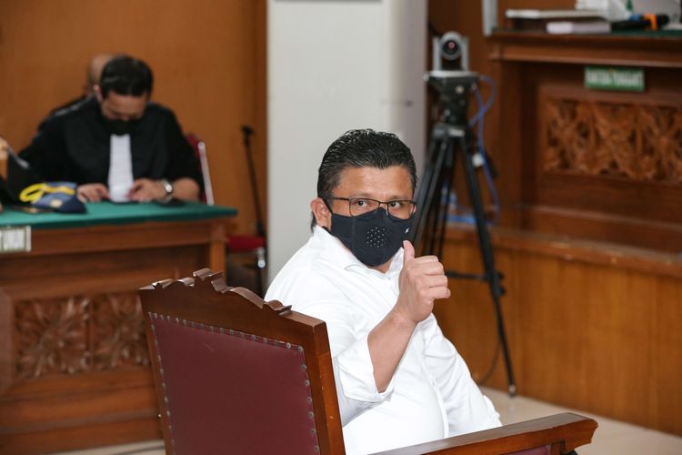 Terdakwa kasus dugaan pembunuhan berencana terhadap Nofriansyah Yosua Hutabarat atau Brigadir J, Ferdy Sambo menjalani sidang putusan di Pengadilan Negeri Jakarta Selatan, Senin (13/2/2023).